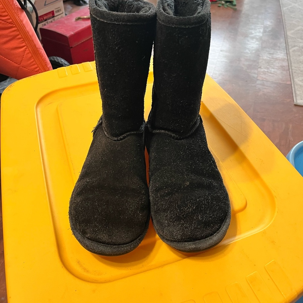 Bearpaw Black Suede Boots